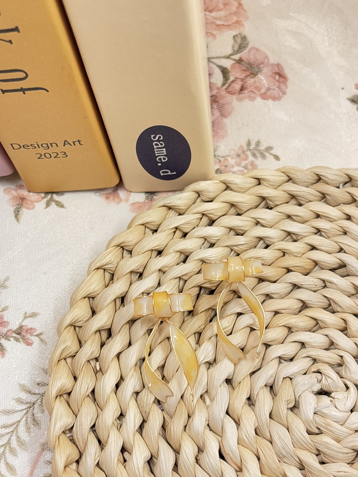 【水晶花】簡約蝴蝶結．耳環
